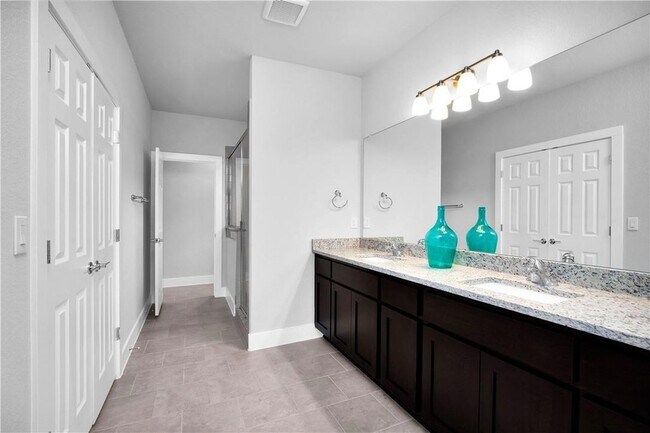 Building Photo - 9708 Evening Canopy Dr