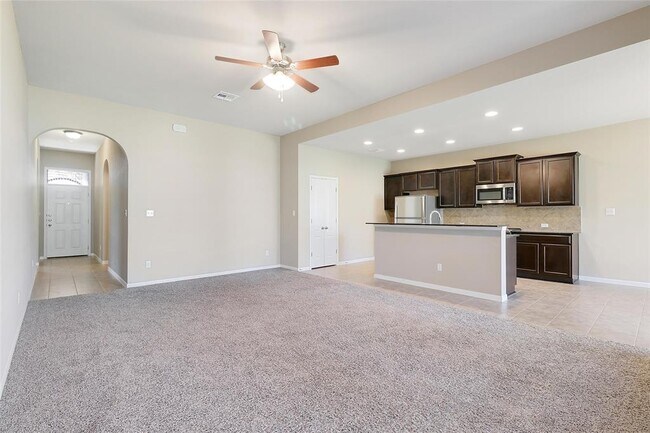 Building Photo - 205 Scenic Hills Cir