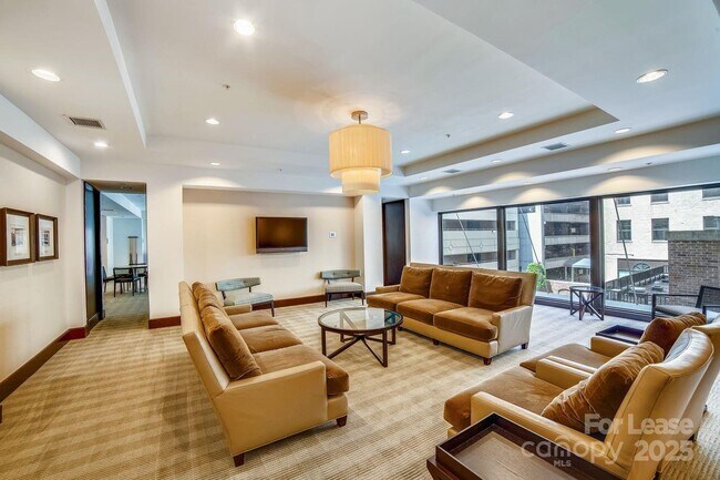 Building Photo - 230 S Tryon St