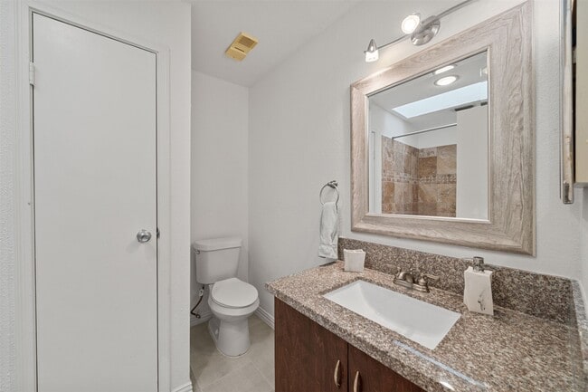 Building Photo - 9850 Pagewood Ln