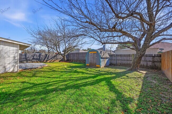 Building Photo - 1069 W Hills Terrace