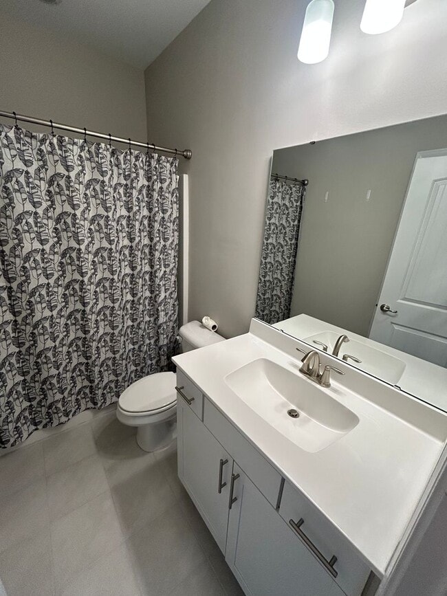 Building Photo - 585 Oyster Dr