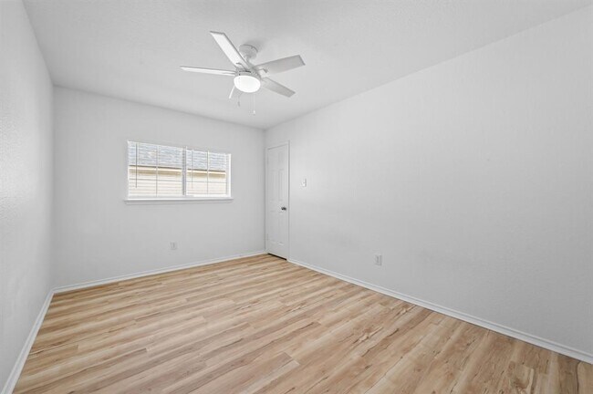 Building Photo - 2412 Regal Park Ln