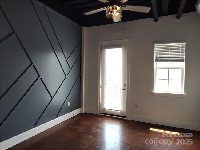 Building Photo - 2338 Yadkin Ave