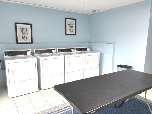 Building Photo - 230 Springhill Dr