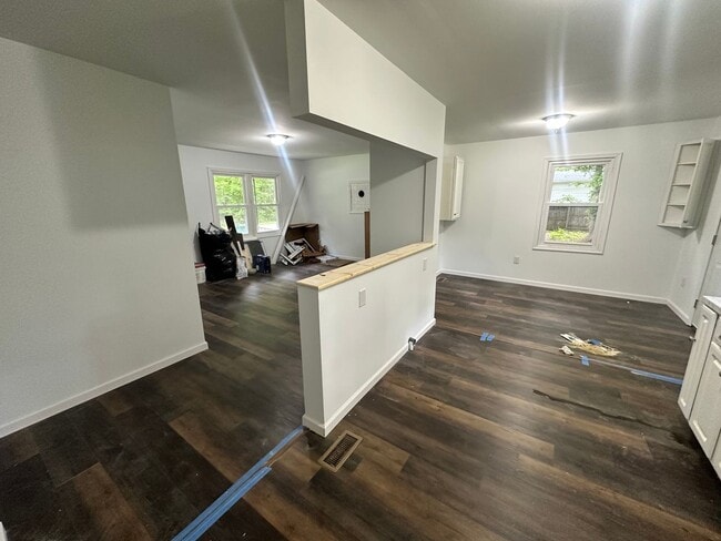 Building Photo - Remodeled 3-Bedroom Home in Blackstone!