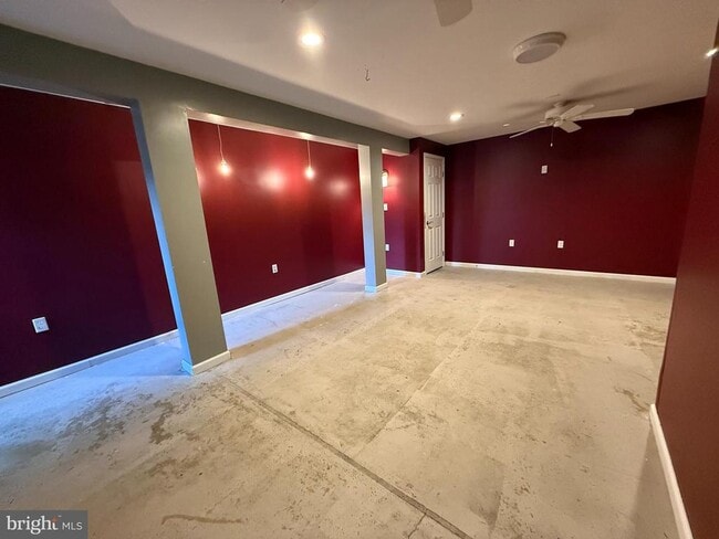 Building Photo - 220 Barnes Blvd