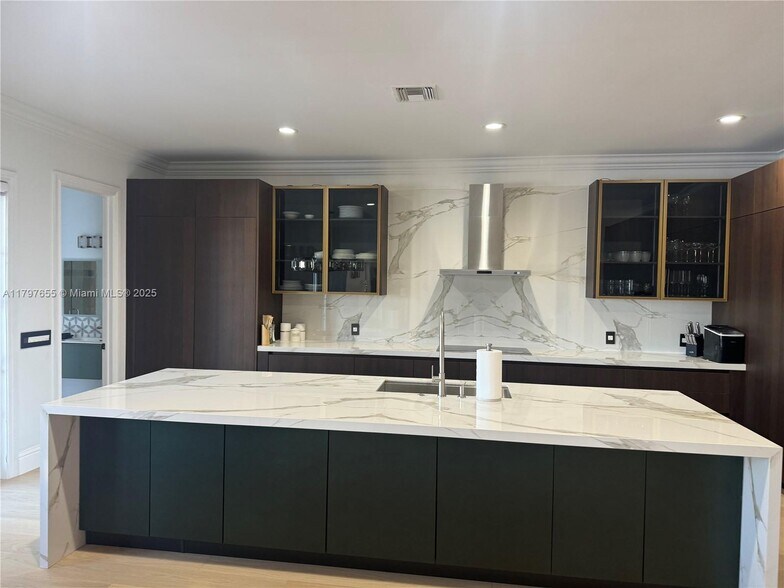 Building Photo - 1309 Middle River Dr