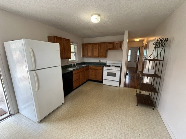 Kitchen/Dining - 222 S Roosevelt St