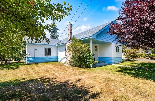 Building Photo - 607 3rd St