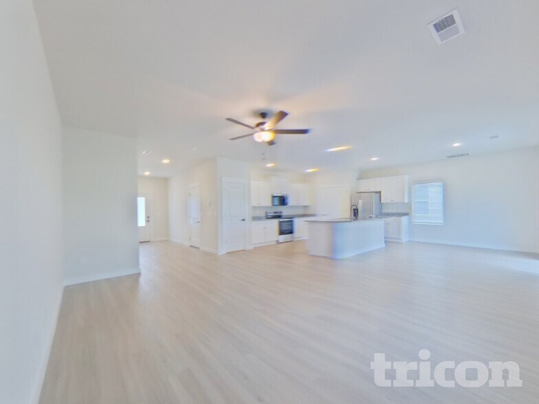 Building Photo - 1217 Crested Iris St