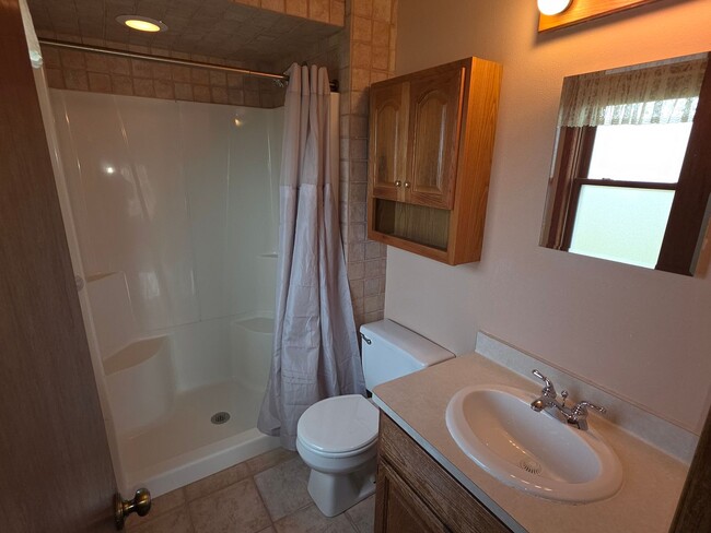 Building Photo - 4 bedroom home in Pleasant Prairie