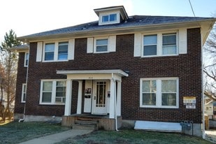 9 bedroom House with 5 apartments next to Mu Campus - 1414 Wilson Ave