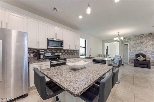 Building Photo - 4558 Lamaida Ln