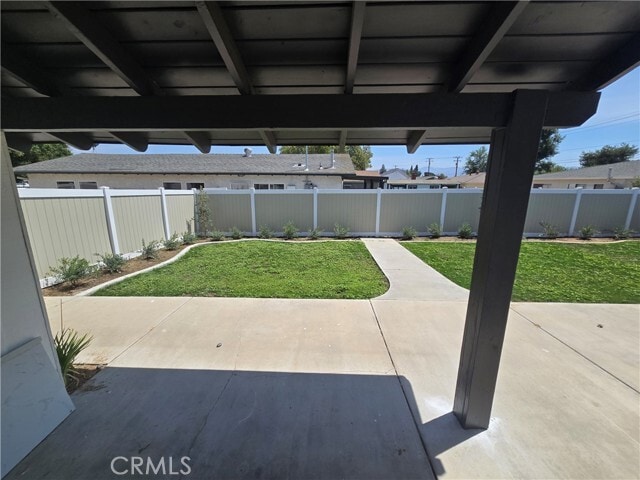 Building Photo - 876 River Dr