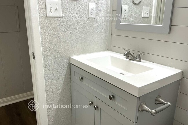 Building Photo - 606 College Mound Rd