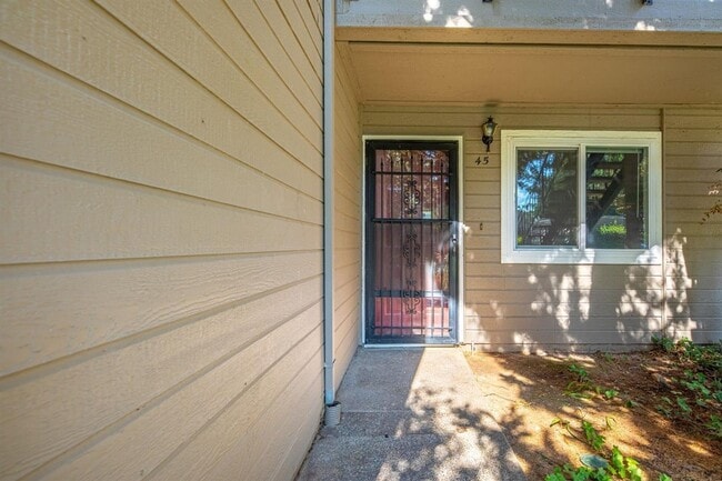 Building Photo - Move-In Ready 1-Bedroom Condo Cobblestone Glen SEE VIDEO