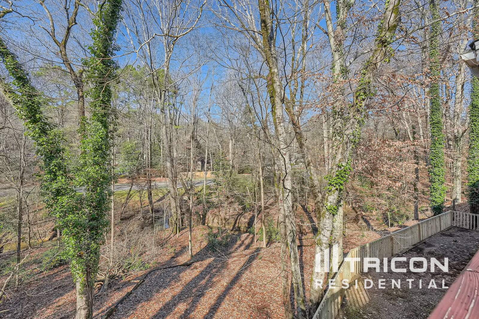 Building Photo - 9400 N Lake Dr