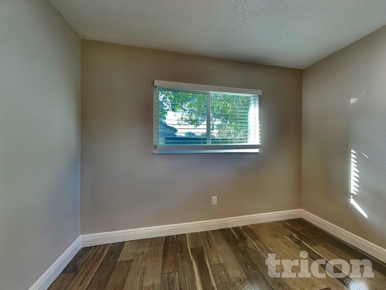 Building Photo - 4651 W Eastwind Dr