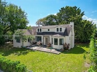 Building Photo - 1238 NE 112th St