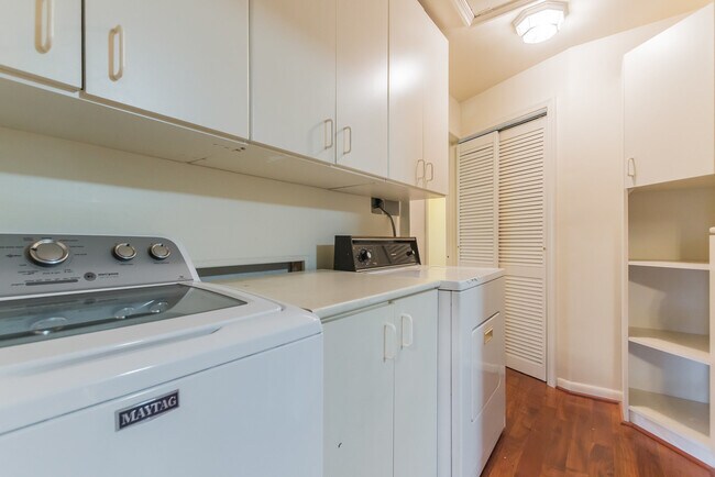 Building Photo - Fantastic Ranch in Convenient Location!