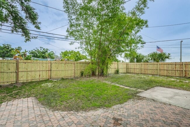 Building Photo - 7601 32nd Ave N