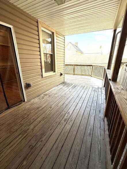 Building Photo - 316 Ella St