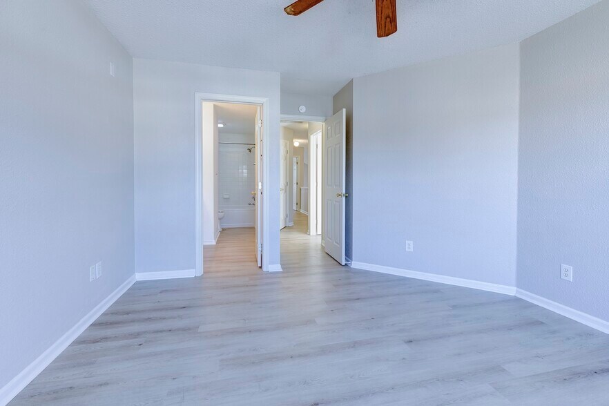 Building Photo - 348 Atherton Dr
