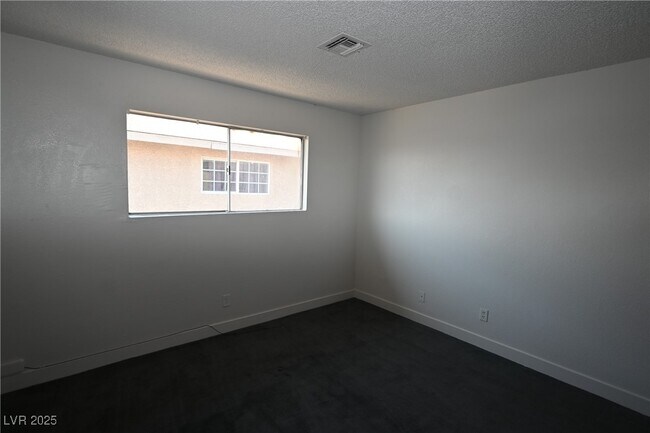 Building Photo - 1512 Cobb Ln