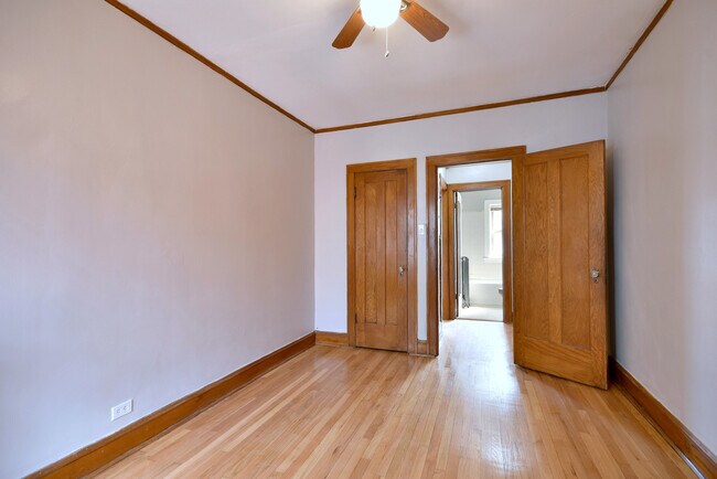 Building Photo - 610 N Mayfield Ave
