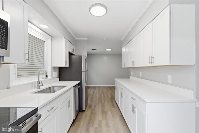 Building Photo - 130 Cox Rd