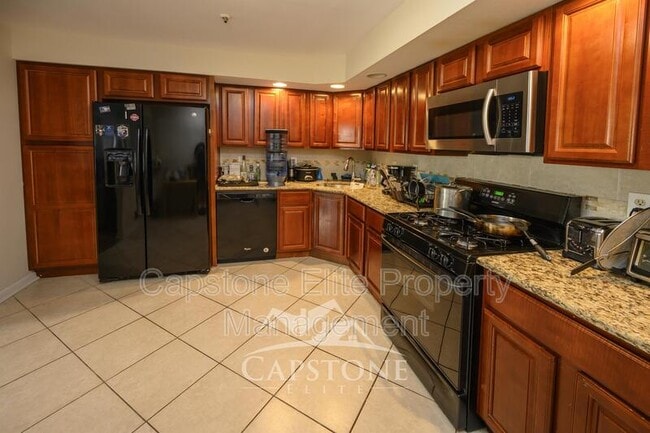 Building Photo - 206 Matthews Drive