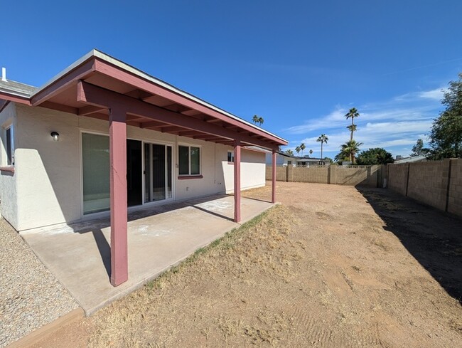 Building Photo - North Phoenix With Garage