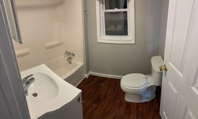 Building Photo - SR 398-400 Sunset Dr