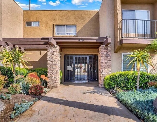 Building Photo - 2-Bed, 1.5-Bath Condo in Convenient El Cajon Location