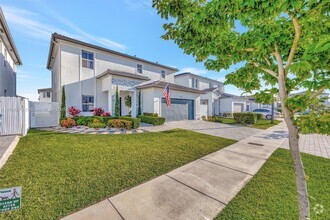 Building Photo - 12735 SW 215th Terrace