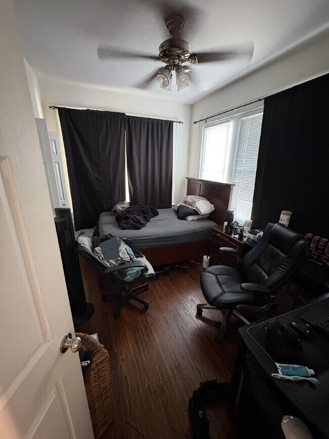 Building Photo - 4 Bed House Available!
