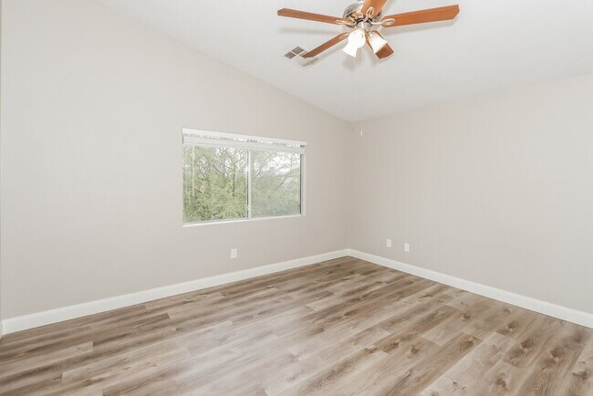 Building Photo - 10620 Congaree St