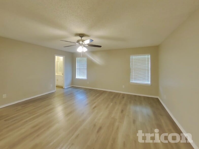 Building Photo - 2001 Libby Ln