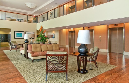 Building Photo - Convenience in the Heart of Honolulu!!