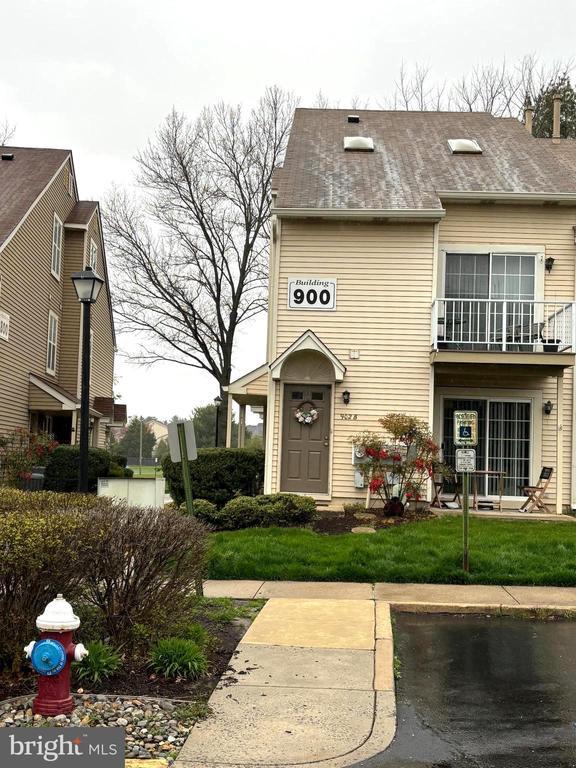 Building Photo - 903A Sedgefield Dr
