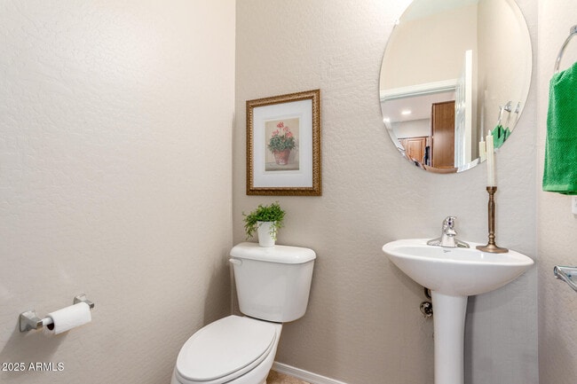 Building Photo - 15240 N 142nd Ave