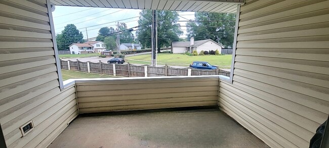 Building Photo - Charming 2BR/2BA Townhouse-Style Condo Nea...