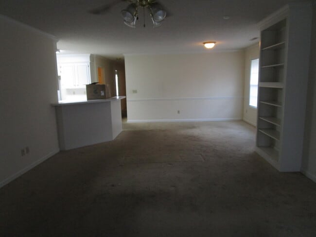 Building Photo - 345 Wildwood Ave