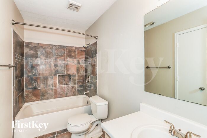 Building Photo - 13235 Gendley Dr