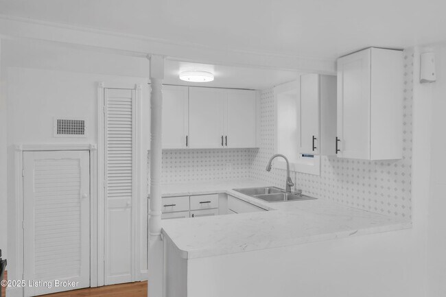 Building Photo - 120 E Ashland Ave