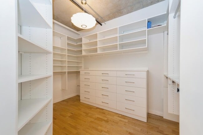 Building Photo - Mosler Lofts - 1 bedroom