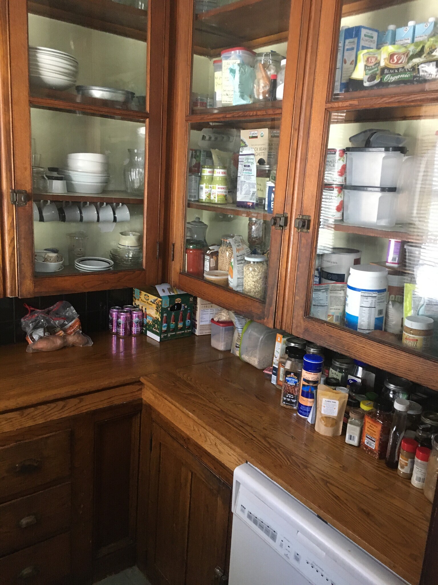 pantry - 266 Willow St