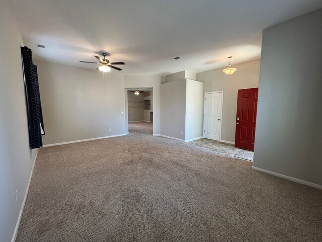 Building Photo - Livingston: $2450 3 Bedroom 2 Bathroom Sin...