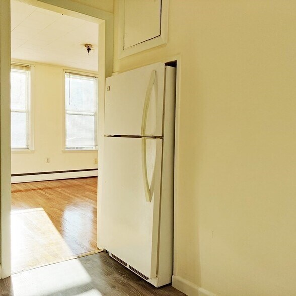Building Photo - 67 Ellery St